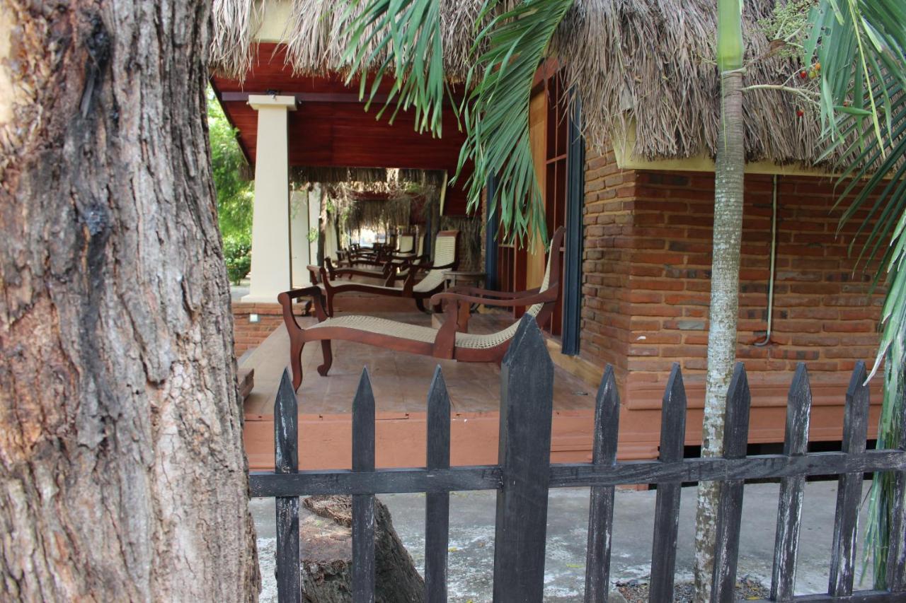 Avasta Resort And Spa Anuradhapura Eksteriør billede